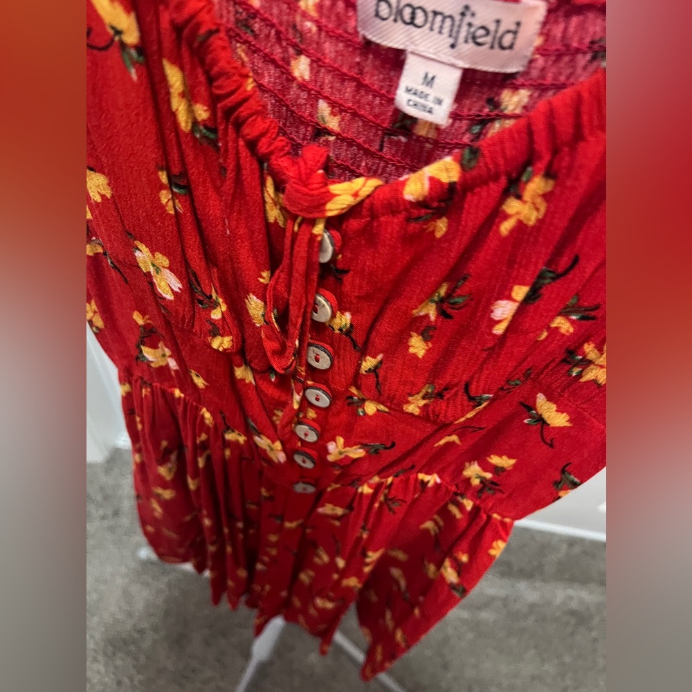 Bloomfield Red Floral Sleeveless Romper Size Medium NWT - Picture 4 of 8